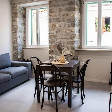 Apartment Levstik